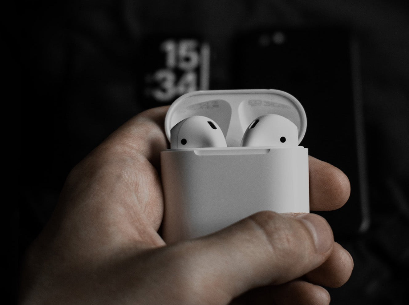 Self Vanishing Headphones by Ellusionist | Ellusionist