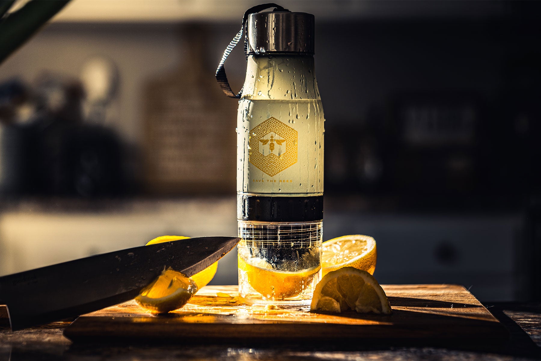 Queen Bee Water Infusion Bottle by Ellusionist | Ellusionist